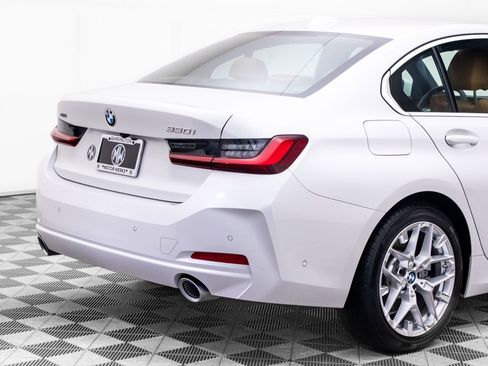 Certified 2025 BMW 330i xDrive Sedan w/ Premium Package AWD/4WD image 34