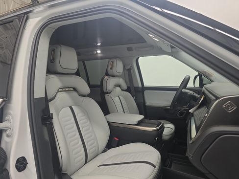 Used 2024 Rivian R1S Adventure AWD/4WD image 24