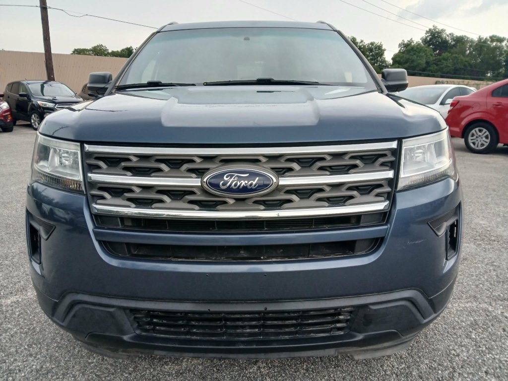 Used 2018 Ford Explorer FWD image 2