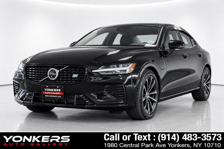 Used 2025 Volvo S60 T8 Plus AWD/4WD image 2