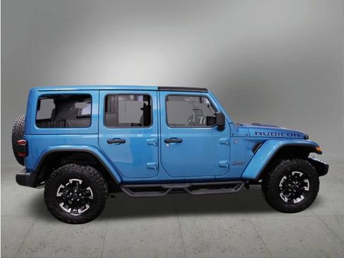 Used 2024 Jeep Wrangler Unlimited Rubicon 4xe image 9
