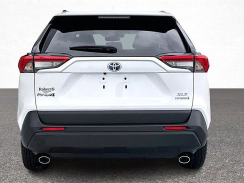 Used 2023 Toyota RAV4 XLE Premium image 5
