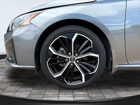 Used 2023 Nissan Altima 2.5 SR w/ SR Premium Package FWD image 33