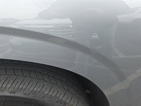 Used 2023 Chevrolet Suburban LT w/ Luxury Package image 12