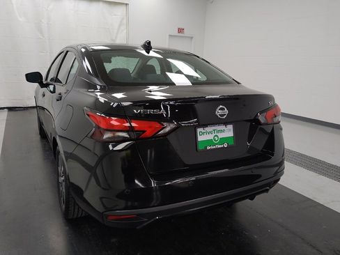 Used 2021 Nissan Versa SV image 6