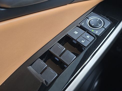 Used 2018 Lexus IS 300 image 14