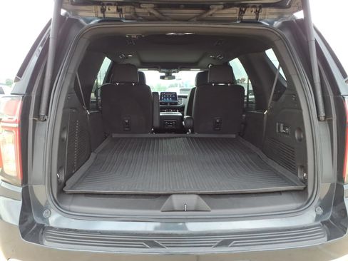 Used 2022 Chevrolet Tahoe LT w/ LT Signature Package RWD image 8