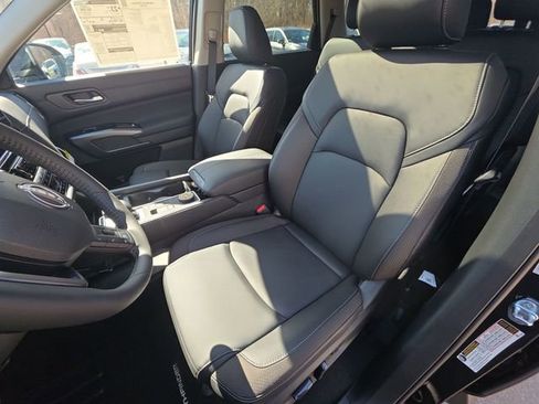 New 2026 Nissan Pathfinder SL w/ SL Premium Package AWD/4WD image 11