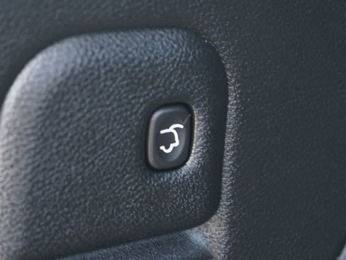 Used 2022 Jeep Grand Cherokee Limited image 9