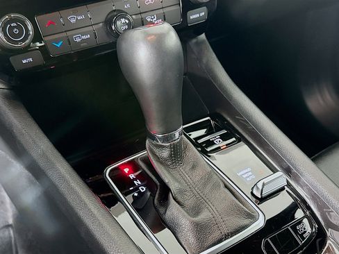 Used 2024 Jeep Compass Latitude image 24