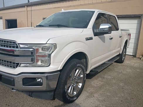 Used 2018 Ford F150 Lariat w/ Equipment Group 502A Luxury AWD/4WD image 3