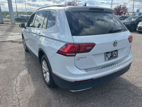 Used 2018 Volkswagen Tiguan SE w/ Panoramic Sunroof Package AWD/4WD image 5