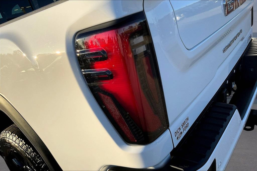 Used 2026 GMC Sierra 2500 AT4 w/ AT4 Premium Plus Package AWD/4WD image 24