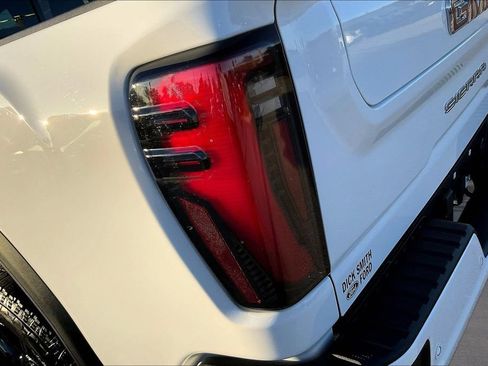 Used 2026 GMC Sierra 2500 AT4 w/ AT4 Premium Plus Package AWD/4WD image 24