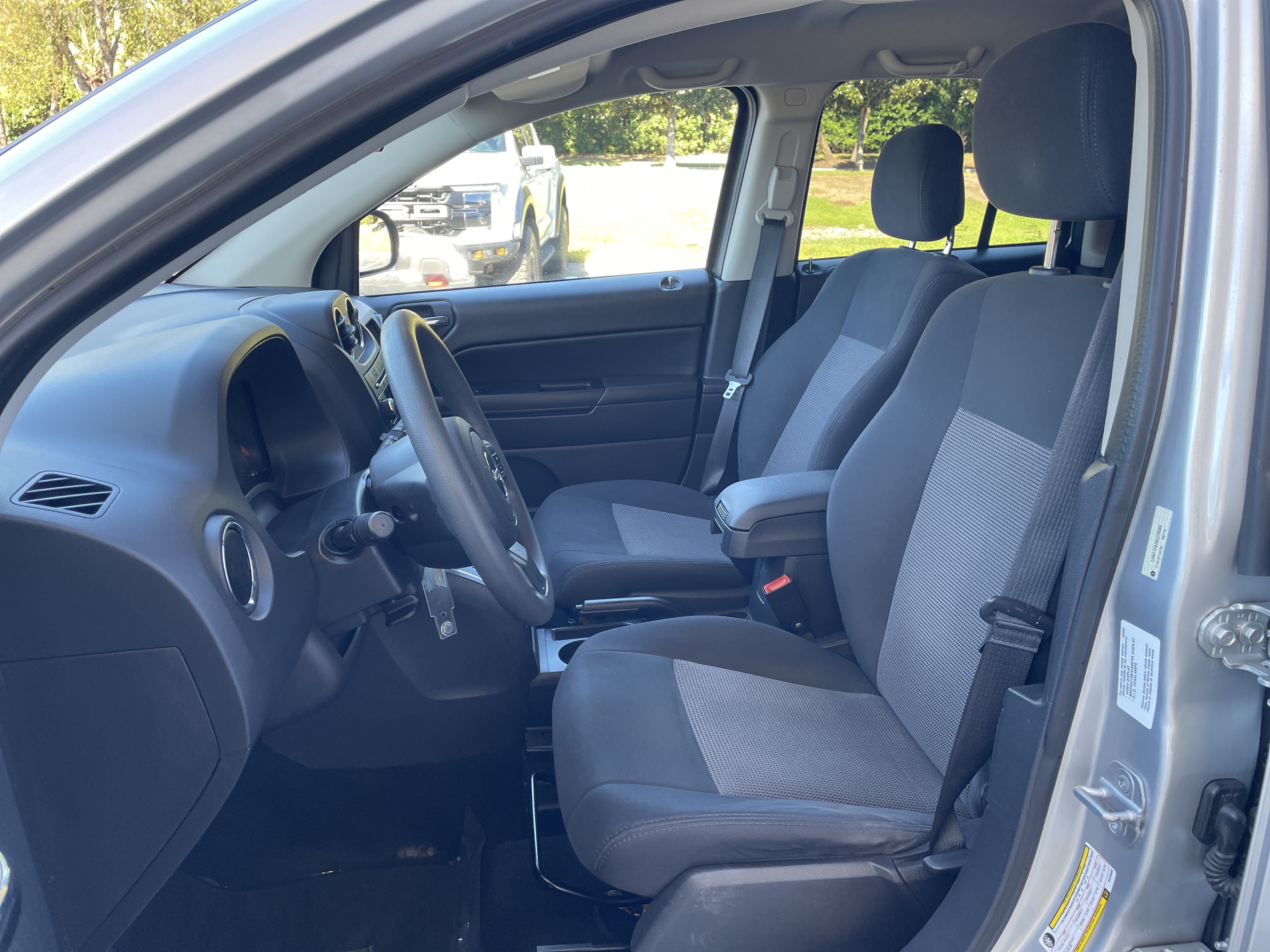 Used 2011 Jeep Compass 2WD image 15