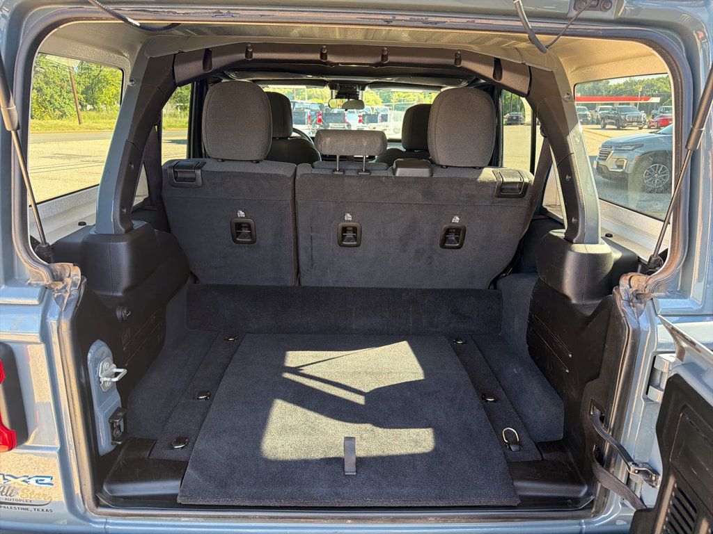 Used 2024 Jeep Wrangler Unlimited Sahara AWD/4WD image 11