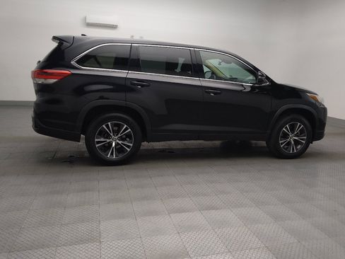 Used 2019 Toyota Highlander Plus image 10