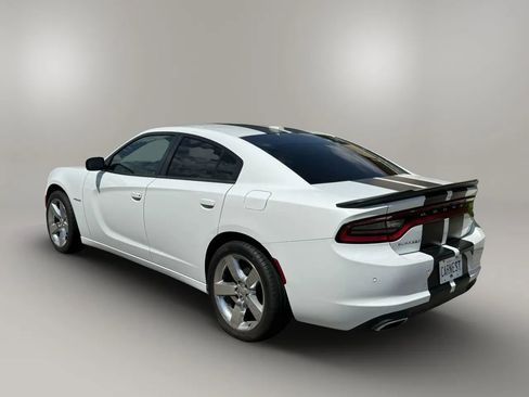 Used 2019 Dodge Charger SXT AWD/4WD image 9