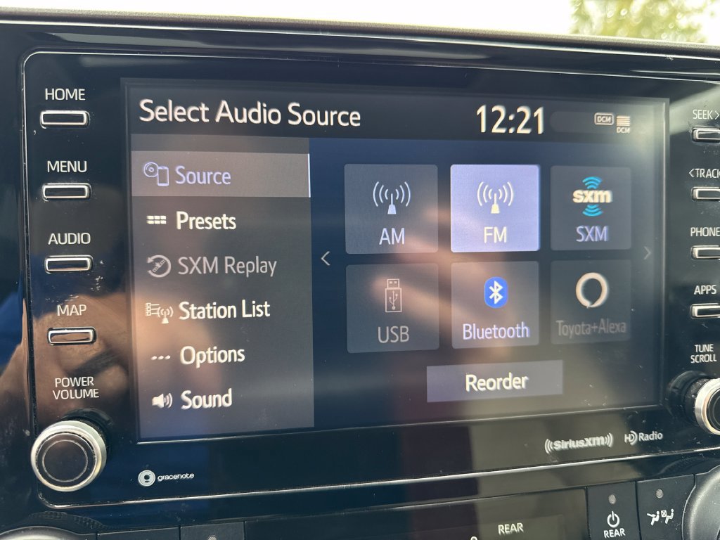 Used 2020 Toyota Highlander XLE AWD/4WD image 22