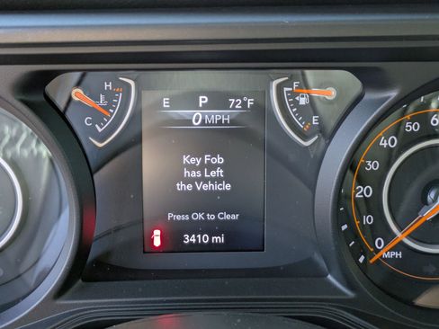 Used 2025 Jeep Wrangler Sport AWD/4WD image 20