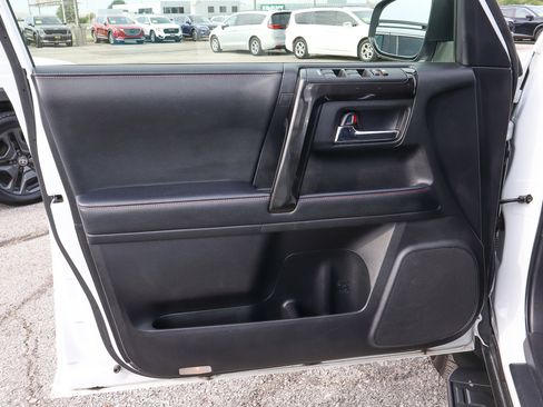 Used 2024 Toyota 4Runner TRD Off-Road image 15