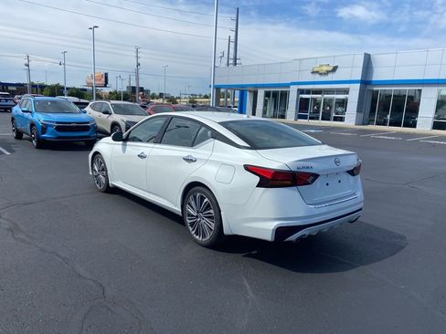 Used 2023 Nissan Altima 2.5 SL FWD image 3