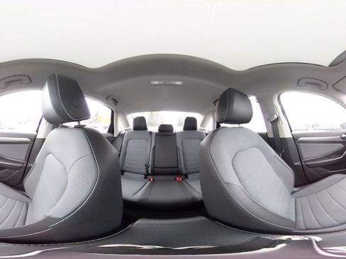 Used 2025 Volkswagen Jetta SE image 42