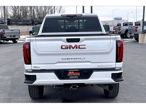 Used 2024 GMC Sierra 3500 Denali w/ Technology Package AWD/4WD image 4