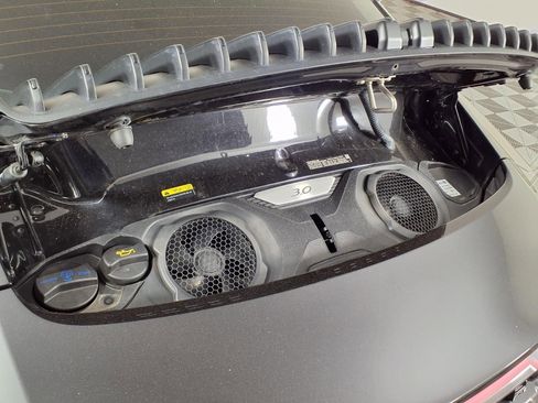 Used 2023 Porsche 911 Carrera RWD image 12