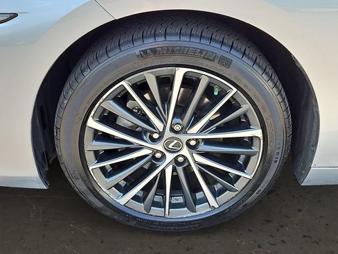 Used 2023 Lexus ES 350 w/ Premium Package FWD image 9