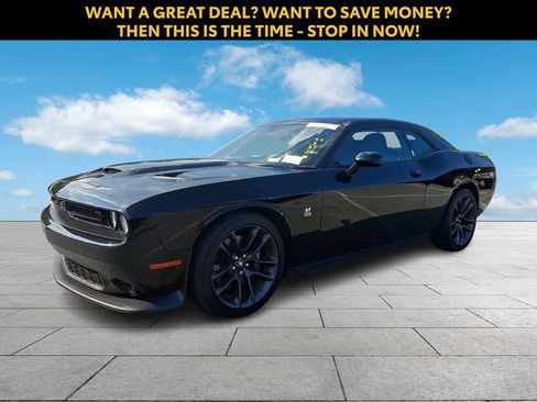 Used 2022 Dodge Challenger R/T Scat Pack RWD image 4
