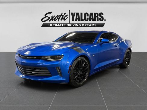 Used 2017 Chevrolet Camaro LT RWD image 1