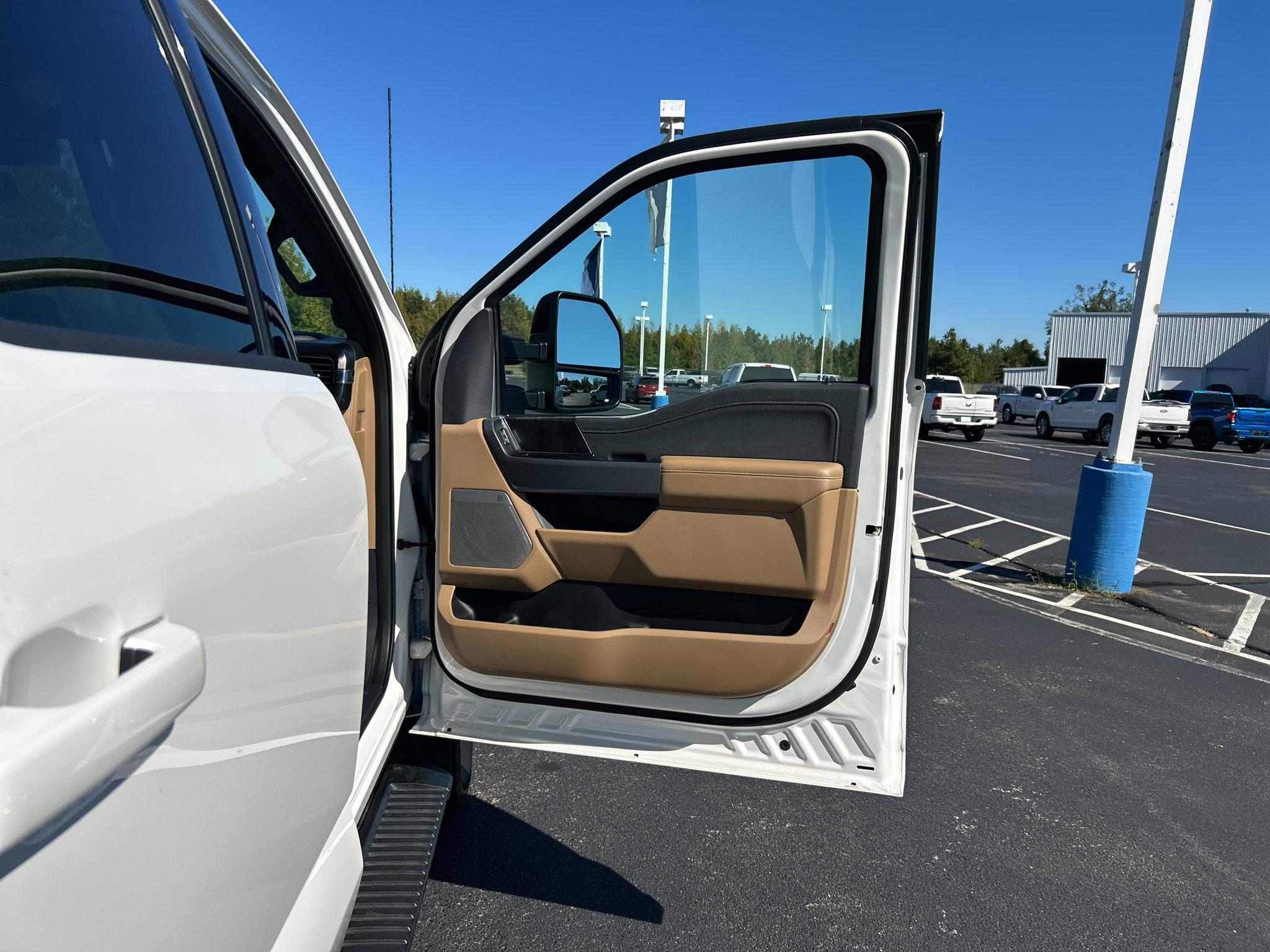 Used 2024 Ford F250 Lariat w/ Sport Appearance Package AWD/4WD image 19
