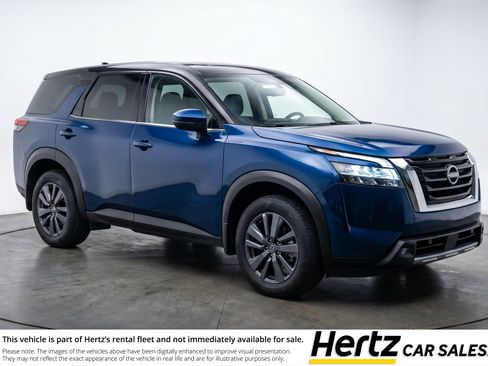 Used 2025 Nissan Pathfinder SV image 1