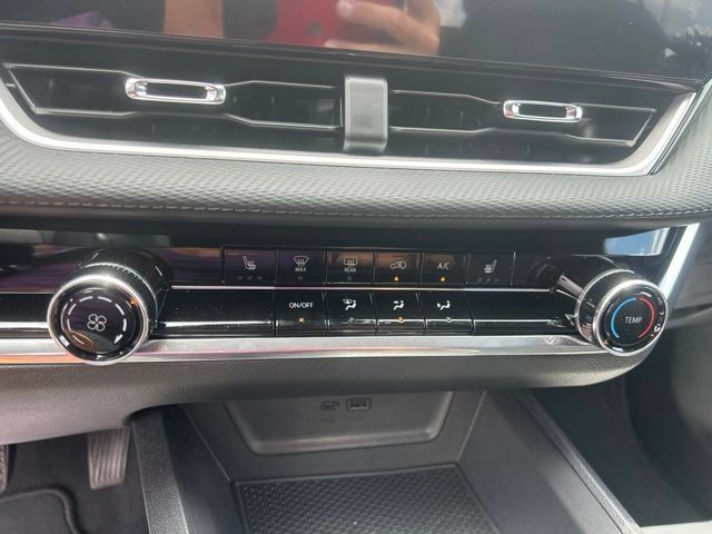 New 2026 Chevrolet Equinox LT w/ Safety and Technology Package FWD image 24