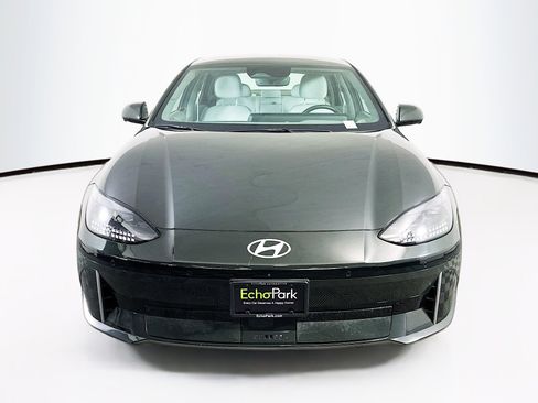Used 2023 Hyundai Ioniq 6 Limited image 2