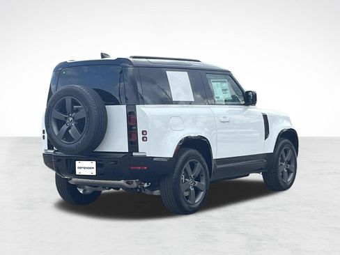 Used 2025 Land Rover Defender 90 X-Dynamic SE AWD/4WD image 8