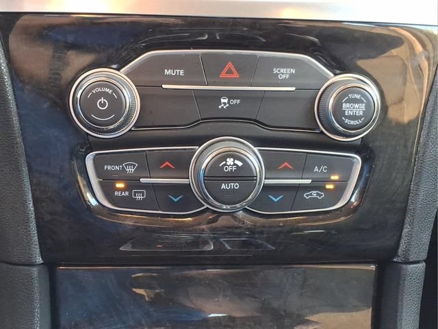 Used 2018 Chrysler 300 Limited AWD/4WD image 20