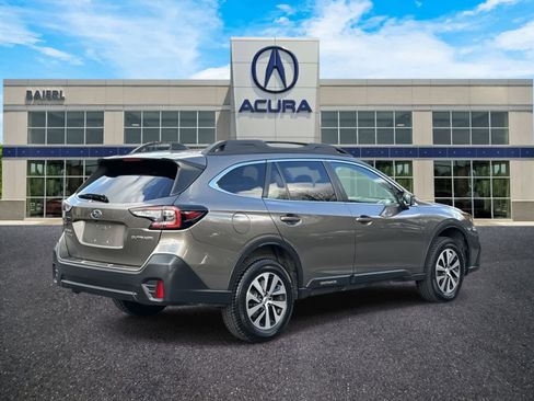 Used 2022 Subaru Outback Premium image 5