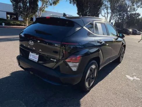 Certified 2025 Hyundai Kona SEL image 8