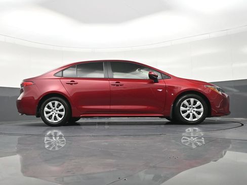 Used 2025 Toyota Corolla LE FWD image 31