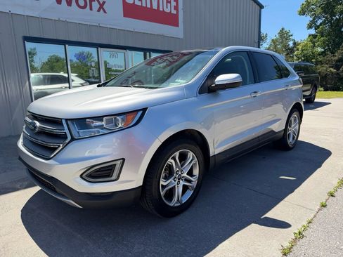 Used 2017 Ford Edge Titanium w/ Technology Package AWD/4WD image 30