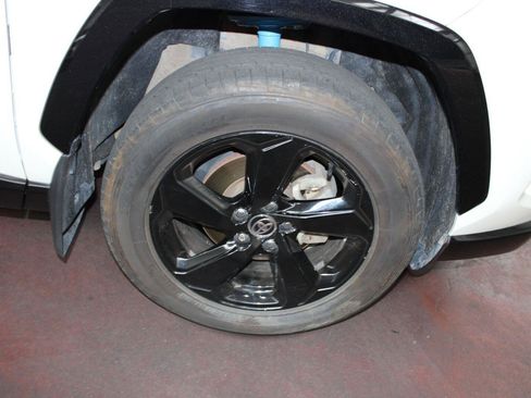 Used 2020 Toyota RAV4 XSE AWD/4WD image 10