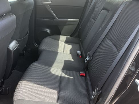 Used 2013 MAZDA MAZDA3 i Touring FWD image 11