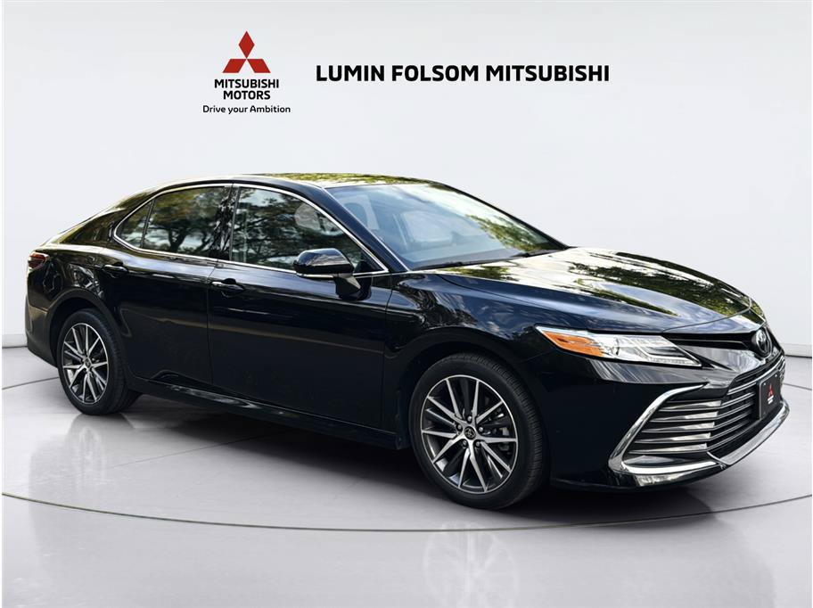 Used 2023 Toyota Camry XLE w/ Navigation Package AWD/4WD image 7