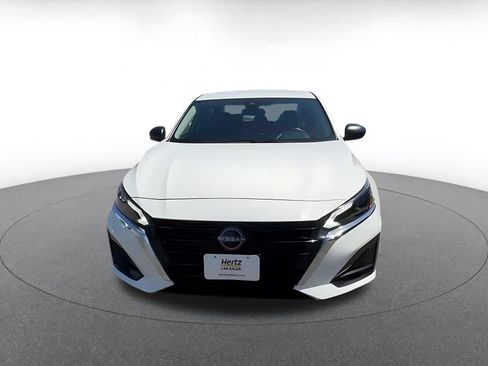 Used 2025 Nissan Altima 2.5 SV FWD image 4