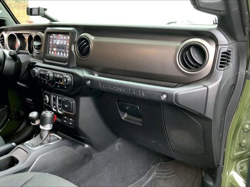 Used 2021 Jeep Wrangler Willys image 12