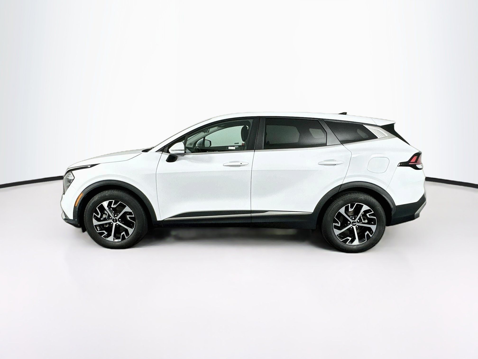 Used 2023 Kia Sportage EX FWD image 4