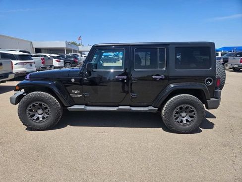 Used 2018 Jeep Wrangler Unlimited Sahara AWD/4WD image 4