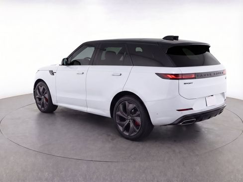 Used 2024 Land Rover Range Rover Sport Dynamic SE image 3